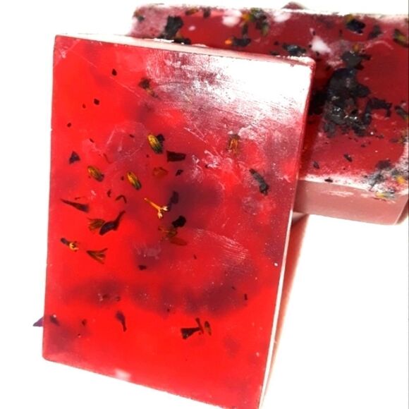HAND crafted Strawberry and Roses organic soap bar - Picture 5 of 11
